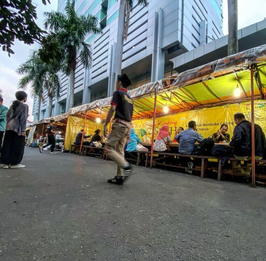 9 Rekomendasi Tempat Makan di Menteng yang Terkenal 