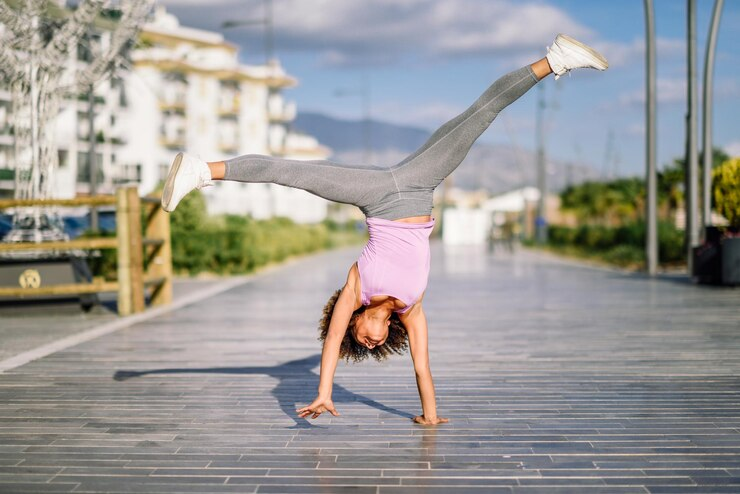 Skill Gimnastik yang Penting Untuk Dipelajari - 2. Cartwheel