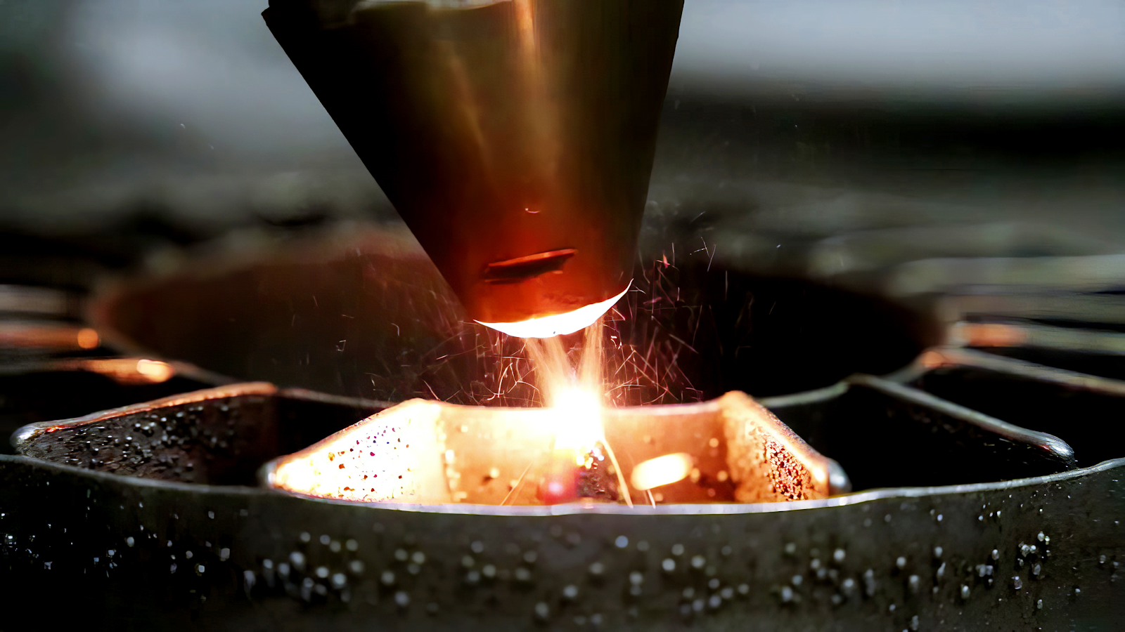 Laser Metal Deposition used to Weld a Cast Iron Structure