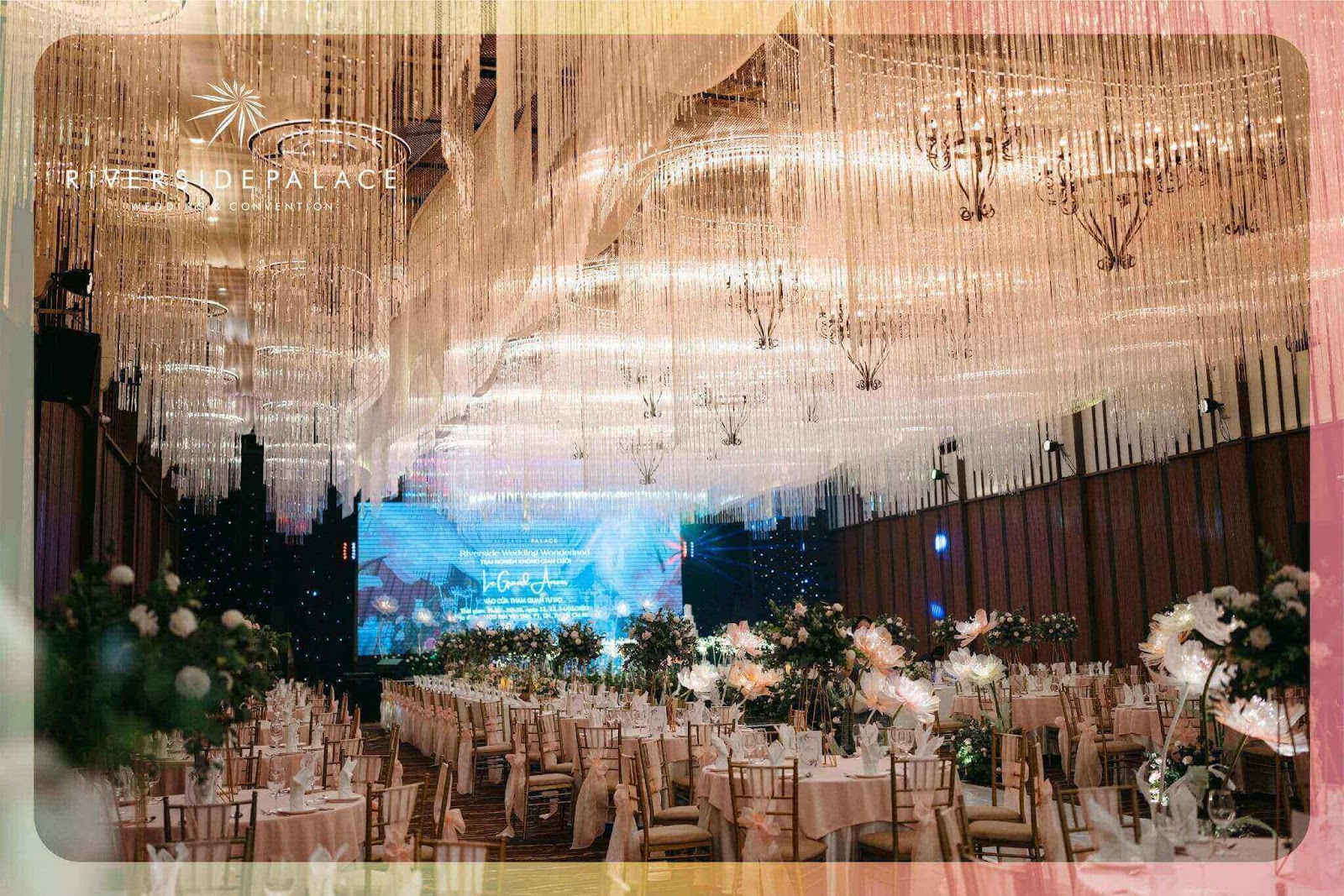 Riverside Palace luôn cập nhật các xu hướng mới nhất trong lĩnh vực tổ chức tiệc cưới.