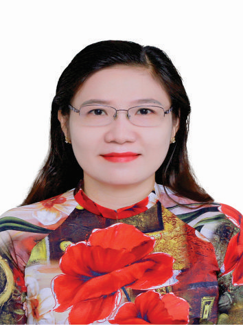 A person wearing glasses

Description automatically generated with low confidence