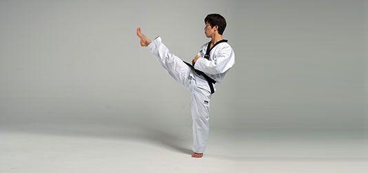 Teknik-Teknik dalam Taekwondo - Tendangan Depan (Ap Chagi)