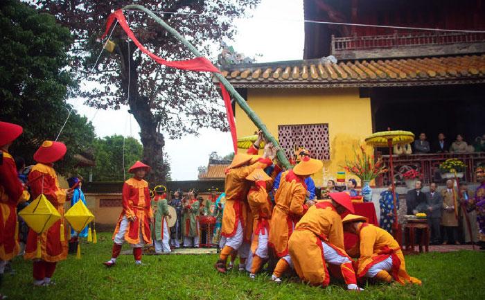 Cây nêu ngày Tết là cây gì? Sự tích, ý nghĩa cây nêu ngày Tết