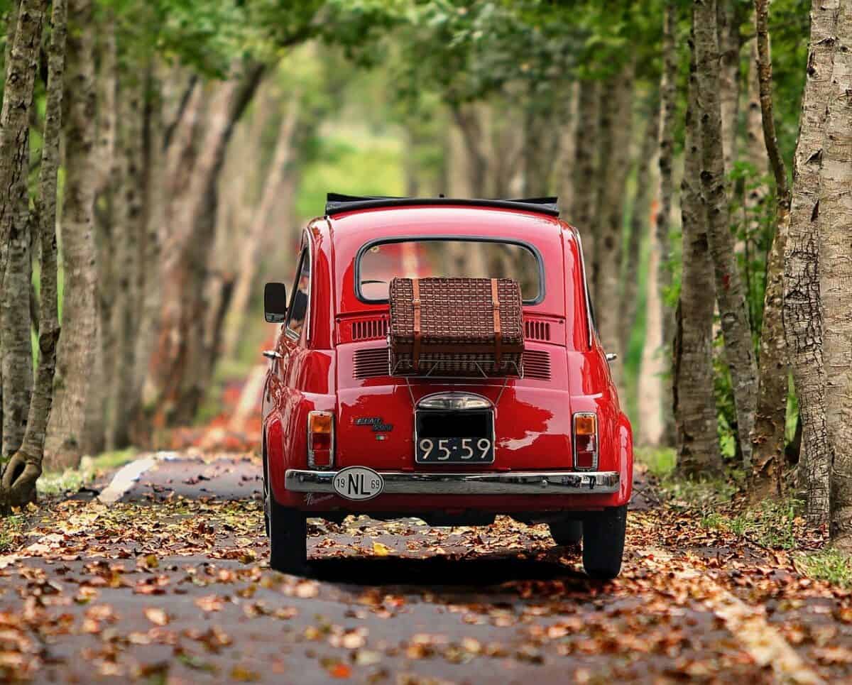 A car on its way to florence from a cruise ship