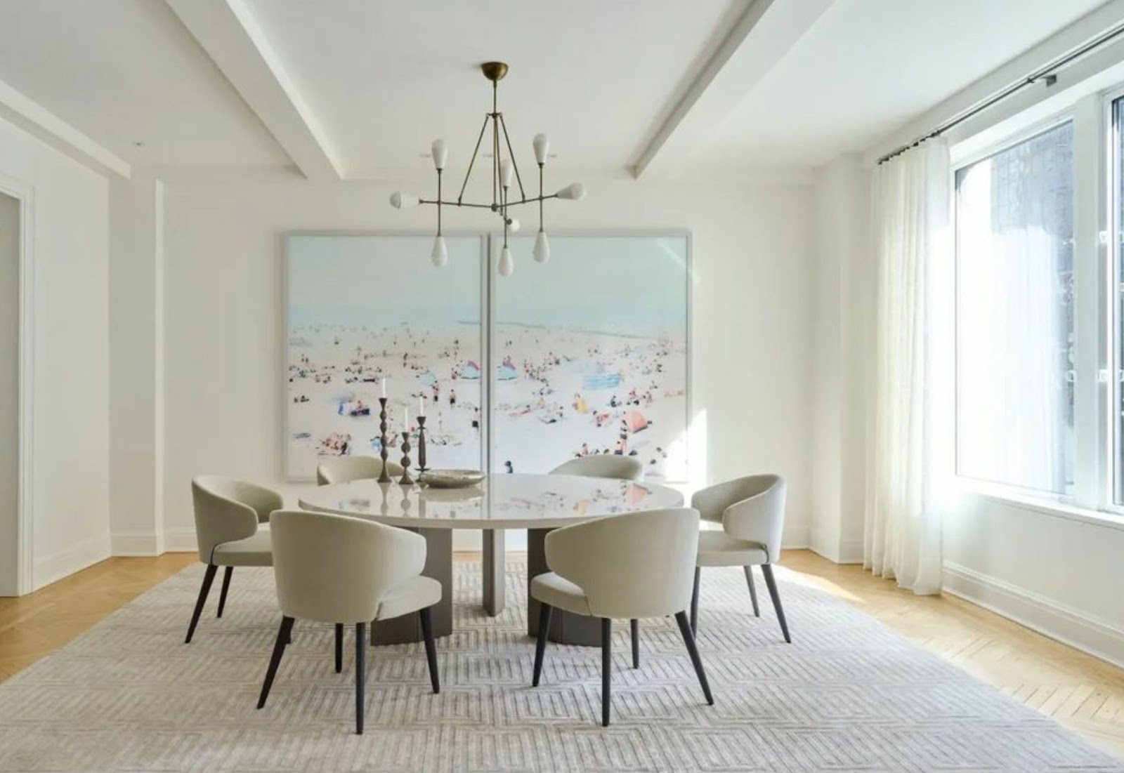 Minimalistic & Modern Dining Table