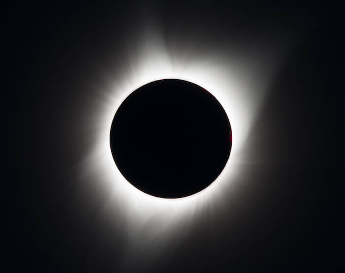 Sun's corona as we will see it in the path of totality