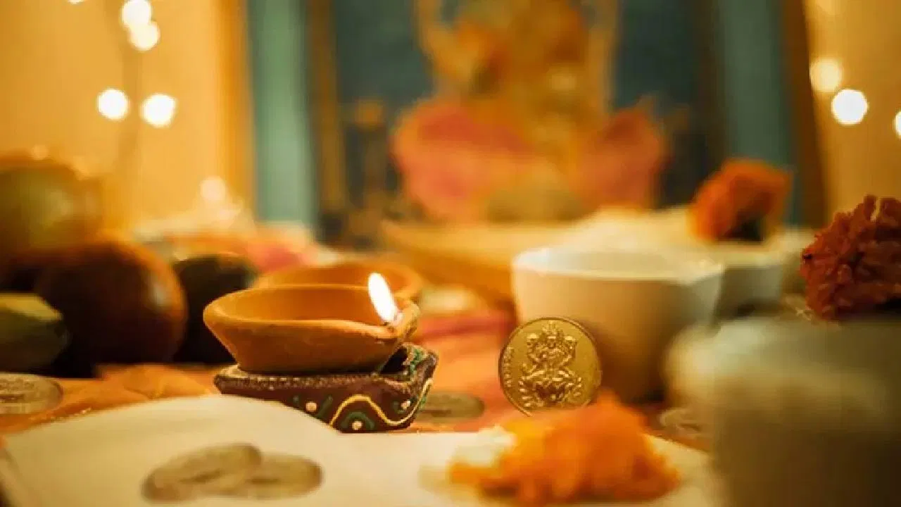 Dhanteras 2023 date, timings details: Buying gold on Dhanteras? Check Gold  purchase muhurat & buying options - Times of India