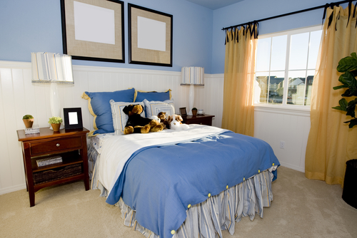 Colour combinations for bedroom walls #7: light blue and yellow.