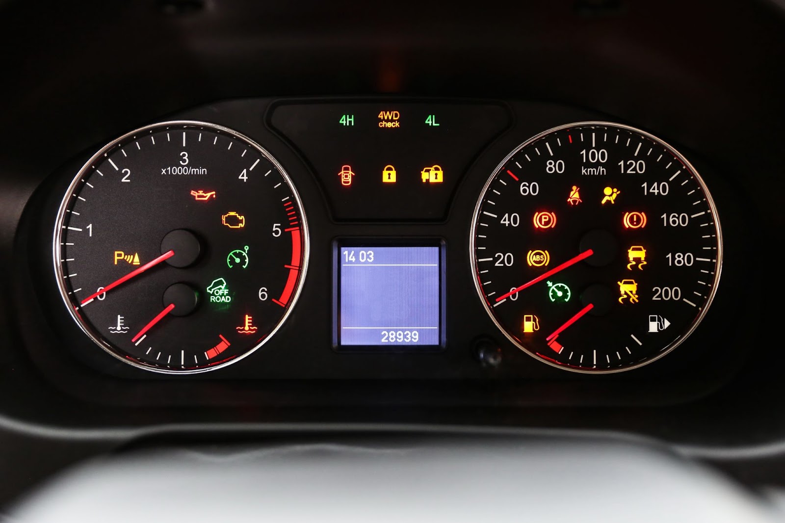 Merawat & Mengganti Lampu Speedometer Mobil Avanza Bekas