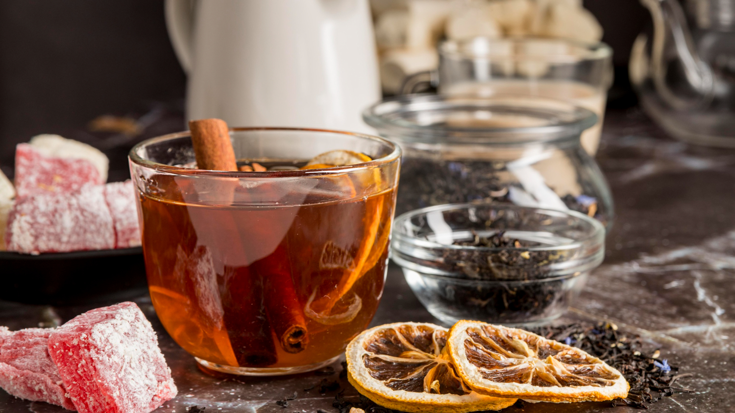 Uống trà thảo mộc sẽ giúp cải thiện các triệu chứng do cảm sổ mũi gây ra