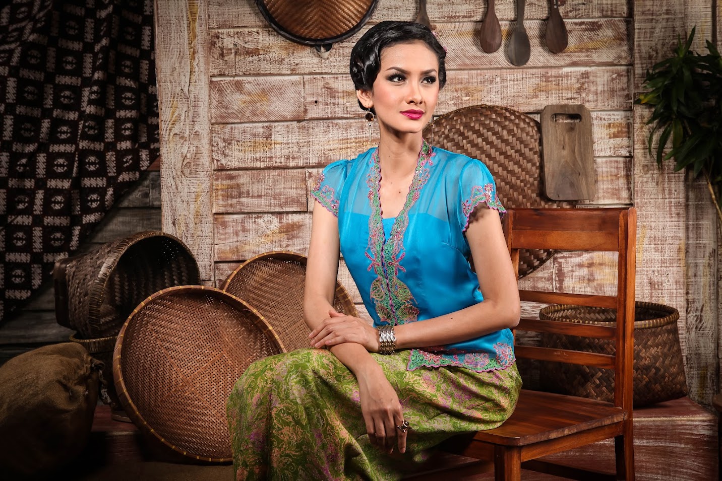 ka ケバヤ インドネシア 伝統的な衣装 - www.danielparente.net
