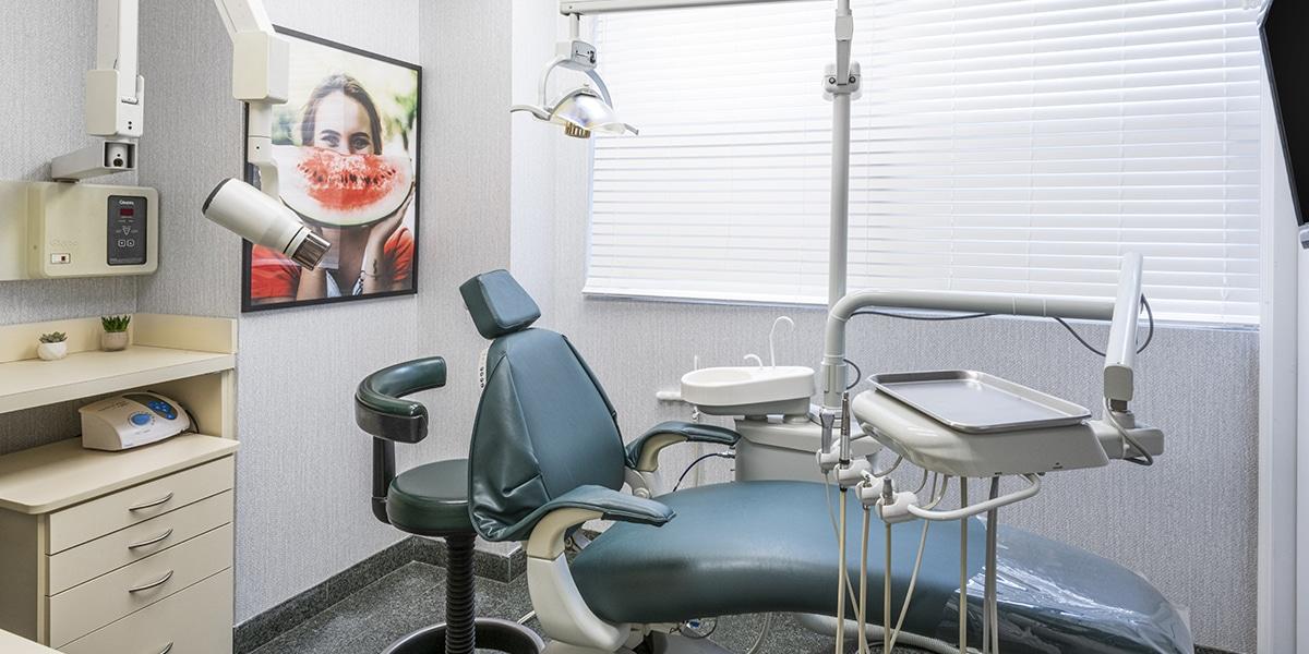 dentist in Junction, Toronto