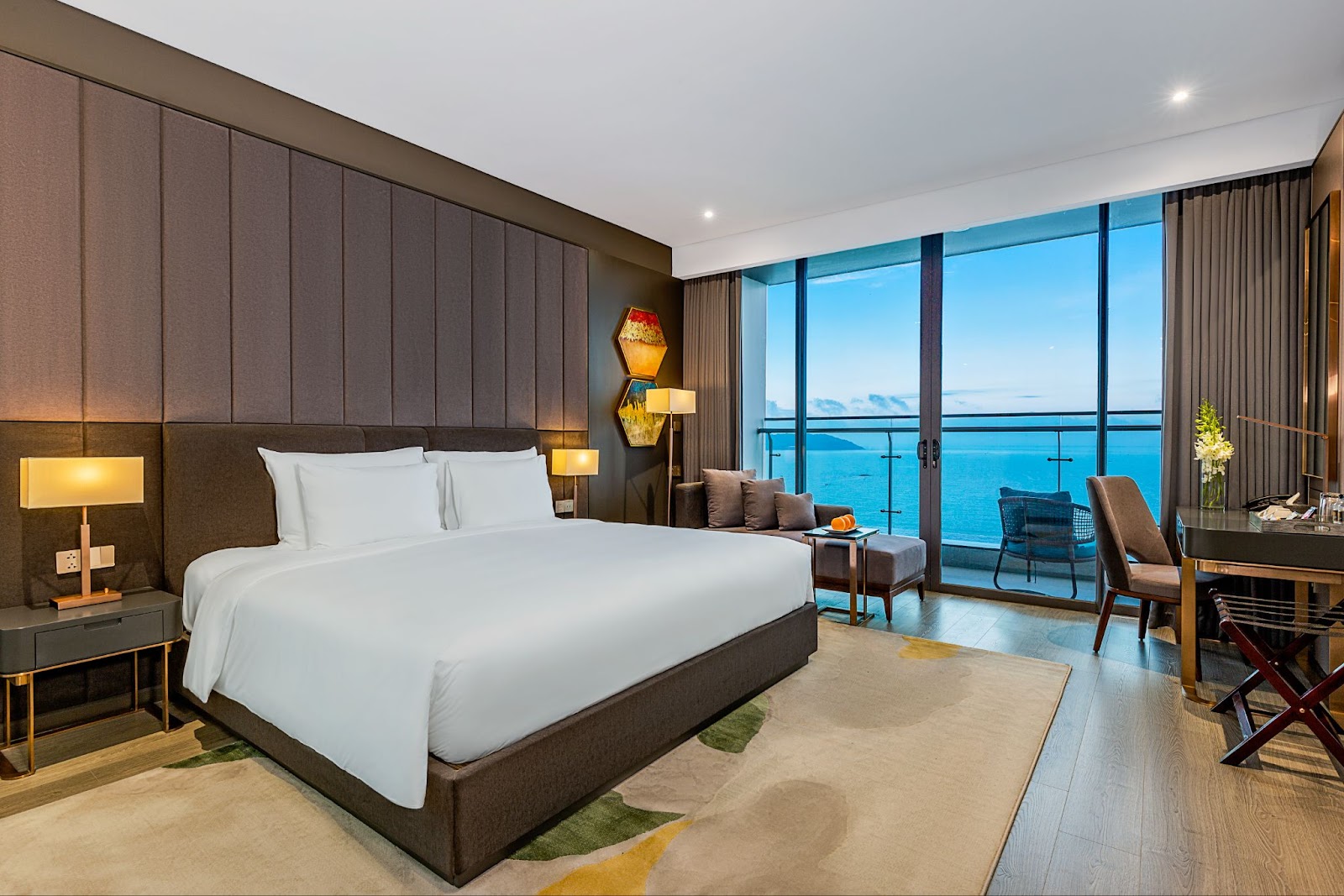 Le Sands Oceanfront Hotel - điểm đến lý tưởng cho tuần trăng mật