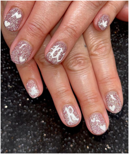 Rose gold Glitter nail design