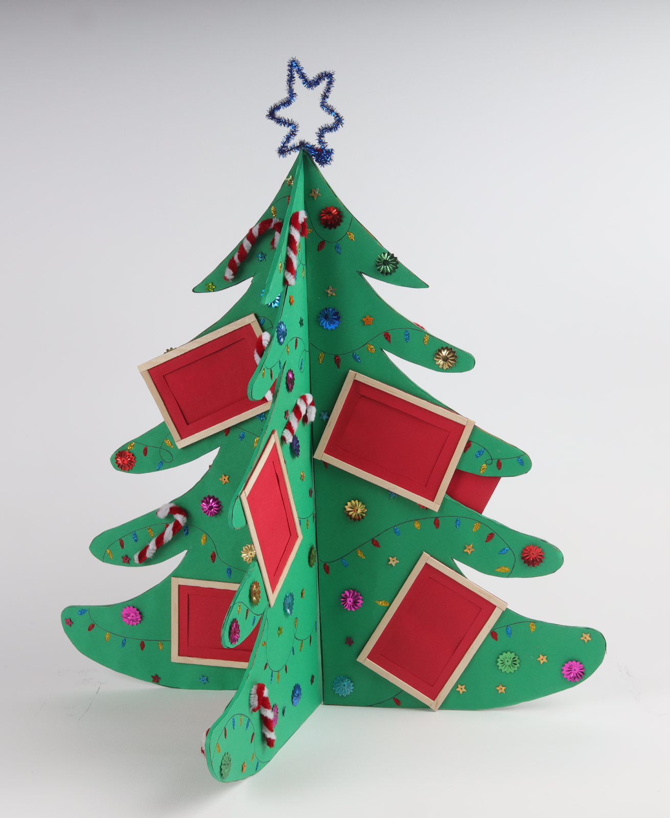 Easy to Make Polaroid Christmas Tree with Holiday Craft Ideas with Fevicreate