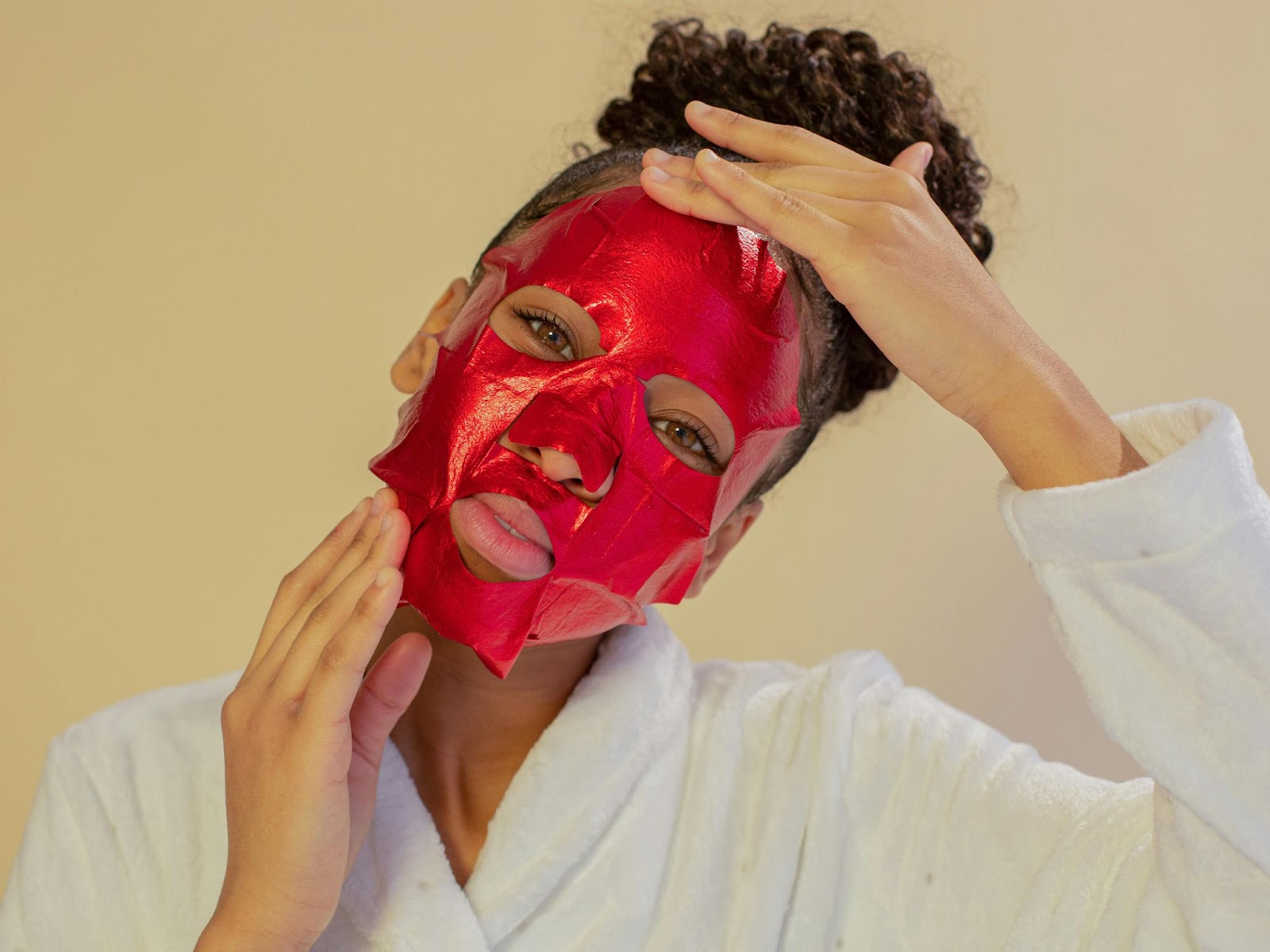 lady with skin care face mask