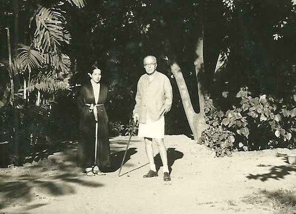 Geeta Sarabhai Mayor and her father, Ambalal Sarabhai, while out for a morning walk in the spacious grounds of their residential complex called "The Retreat".