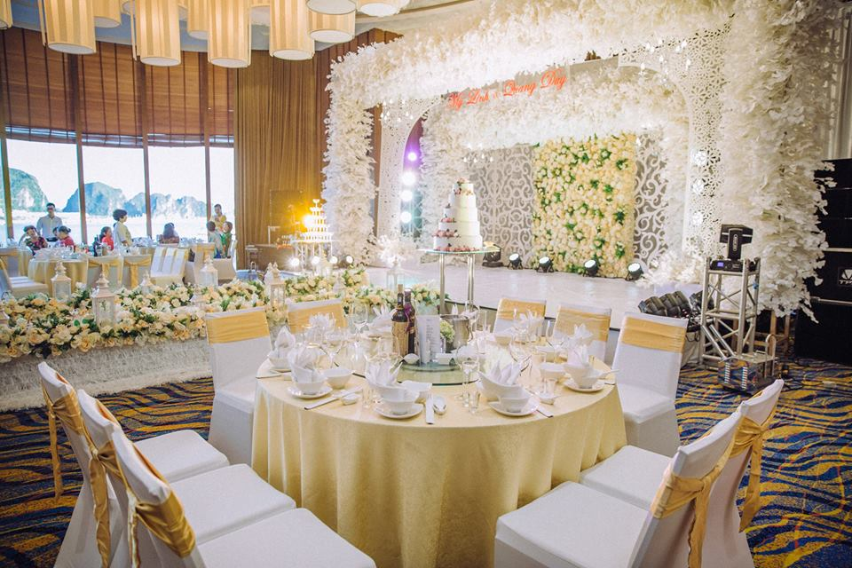 Organize a luxurious and classy wedding event in Ha Long