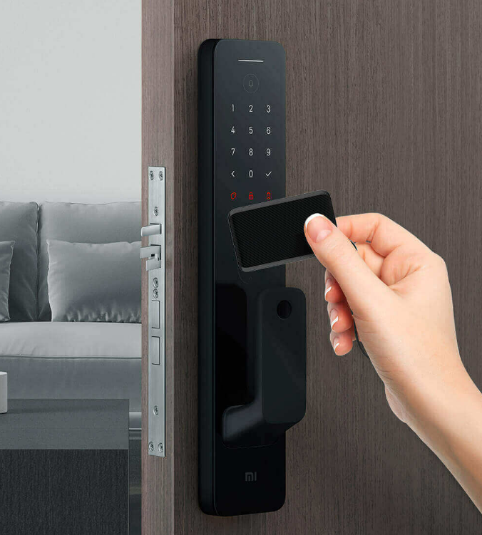відчинення дверей зі смарт замком карткою RFID