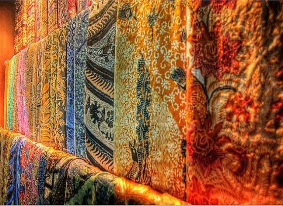 Nghệ thuật nhuộm vải Batik - nét đẹp truyền thống của Xứ sở vạn đảo - Trùm Tin Tức