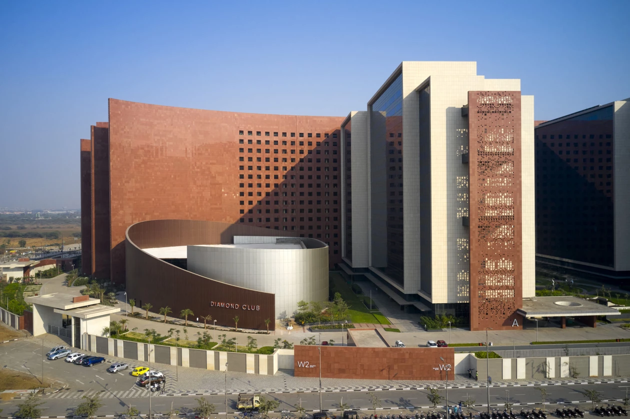  External view of the Surat Diamond Bourse