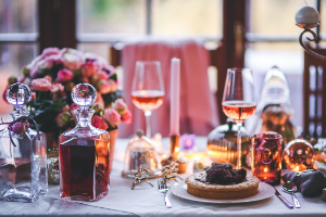 festive-glasses-table