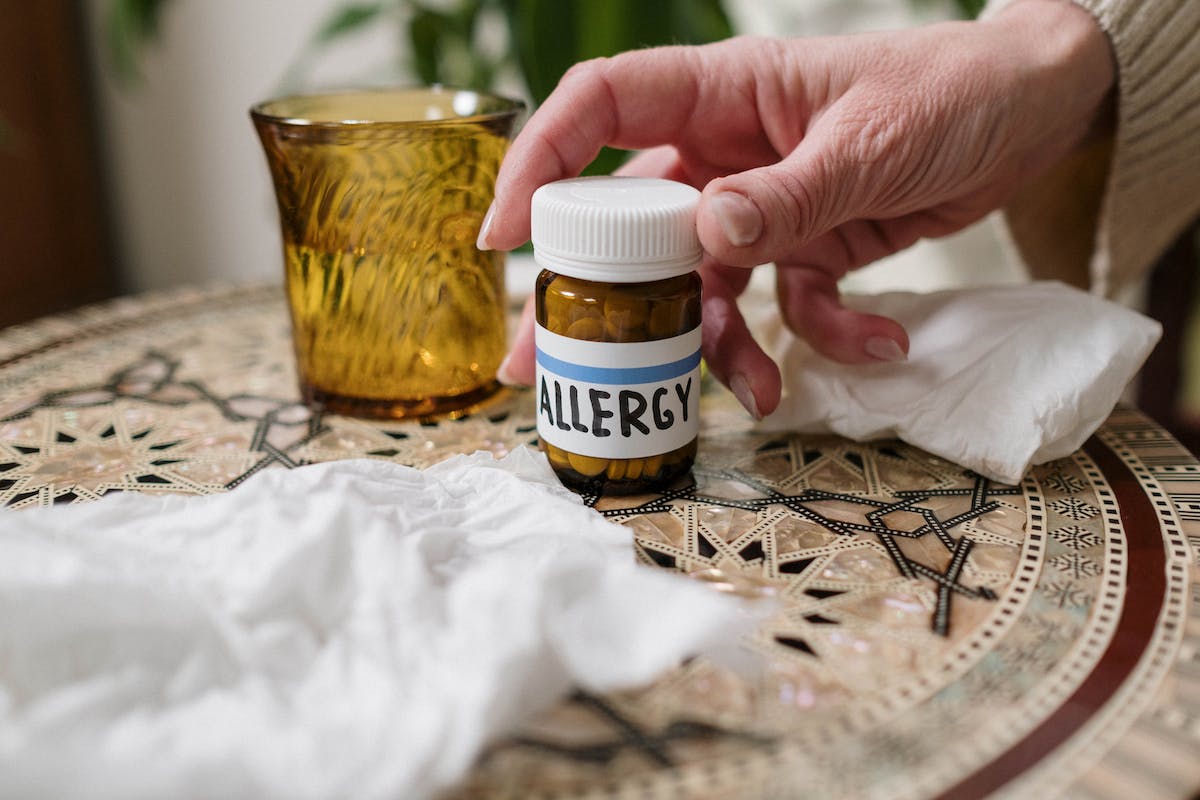 Cum poți ține sub control simptomele din alergii?