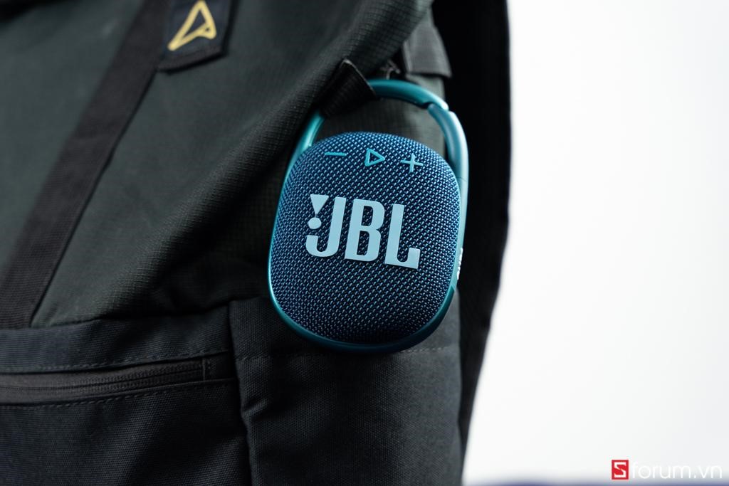 JBL Clip 4 speaker is convenient to carry for travel