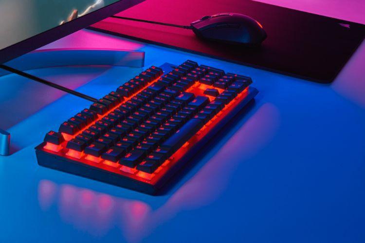 Bàn phím cơ có dây Corsair K60 PRO