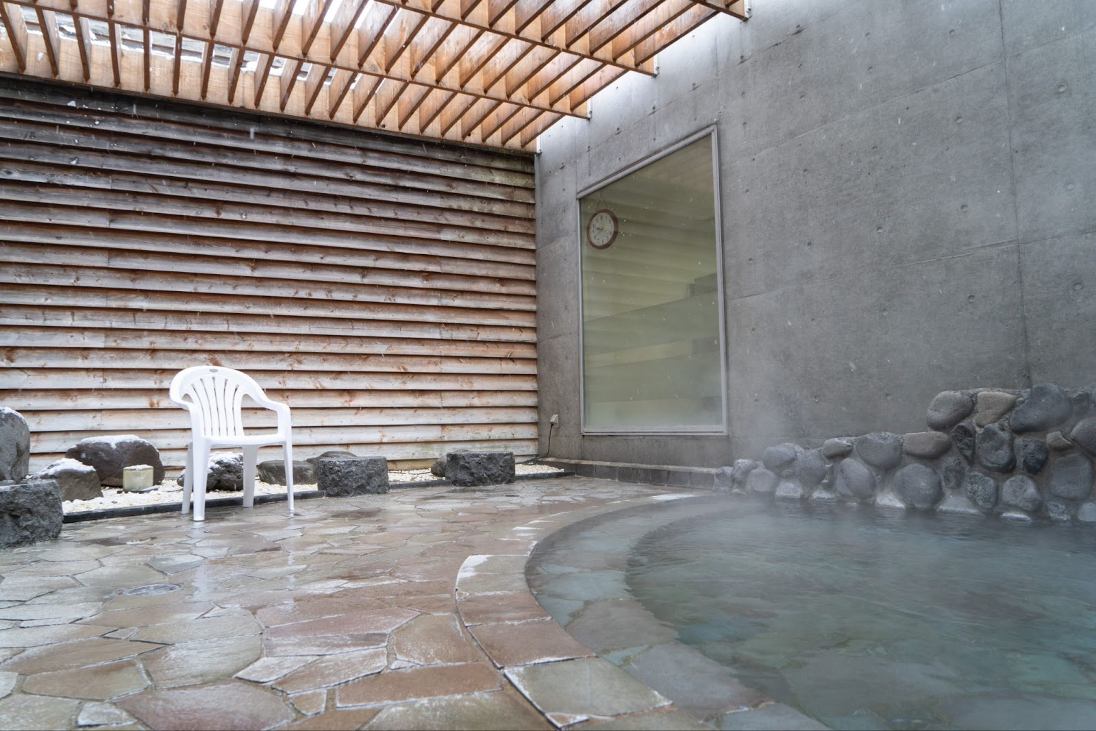 １．比布町｜開放感あふれる庭園風呂が人気「遊湯ぴっぷ」