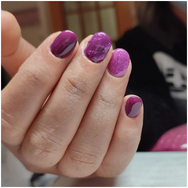 Smoothy Purple Glitter Nail Design