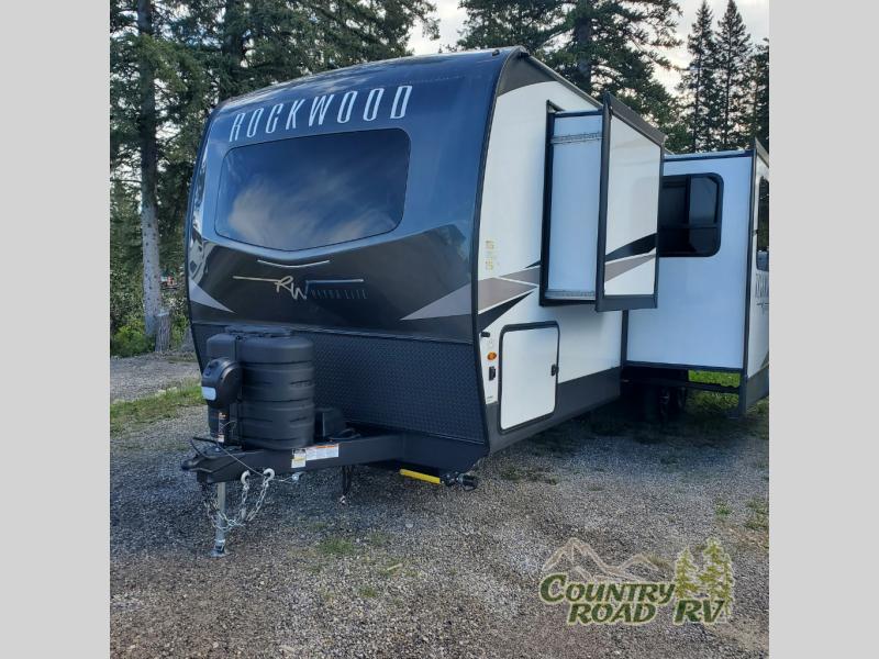 Find more travel trailers at prices you’ll love at Country Road RV.
