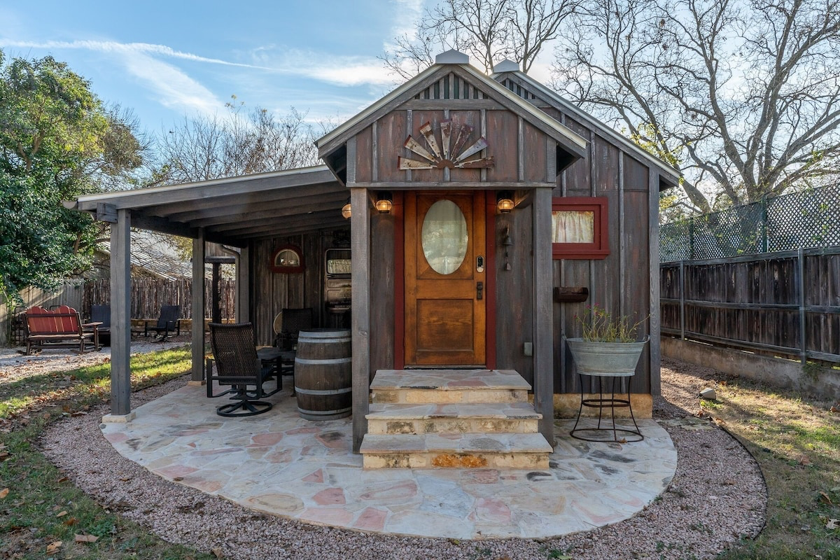 The 4 Best Romantic Cabins In Fredericksburg, TX – Exploring Escape