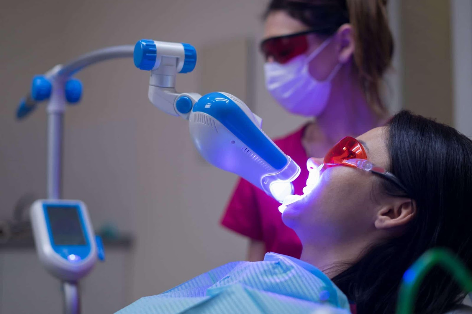 same-day teeth whitening service