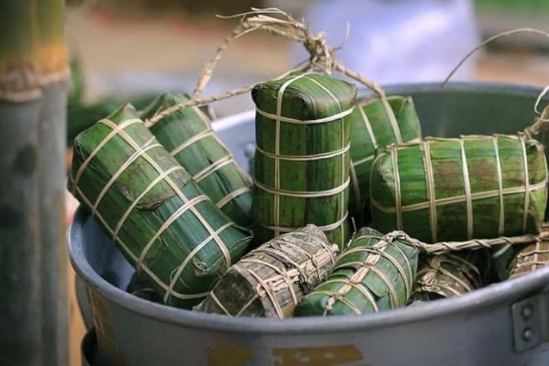 luộc bánh tét