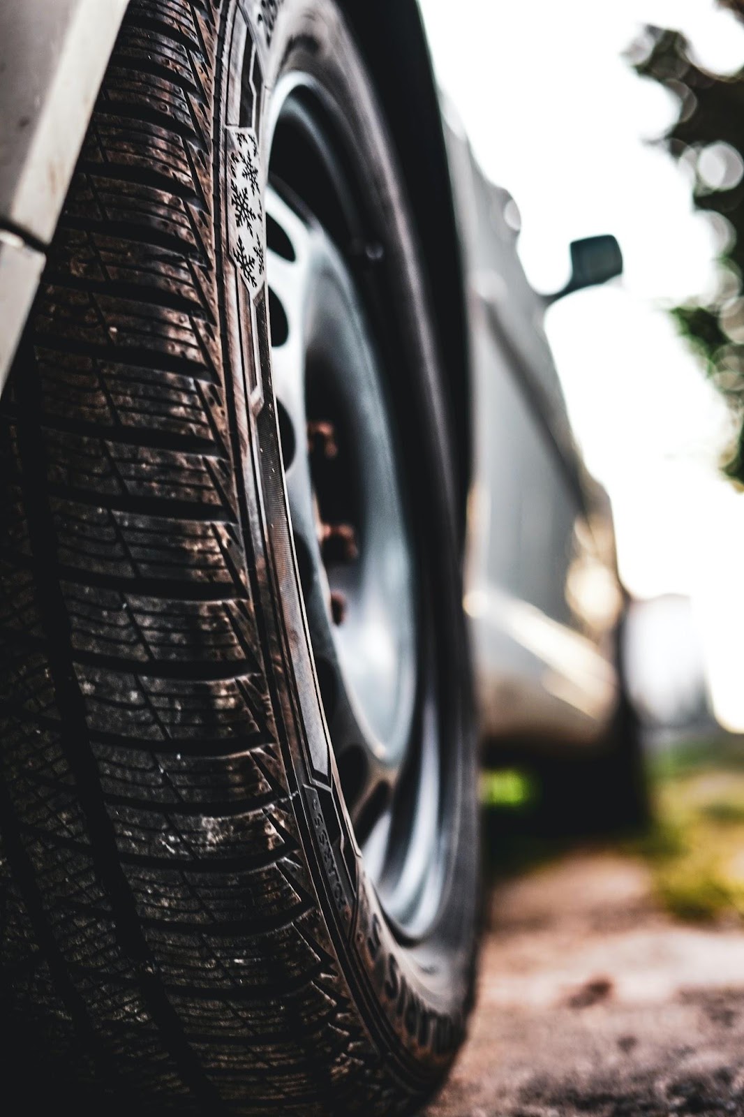 How to Tell When It's Time to Replace Your Car Tires: Signs and Indicators