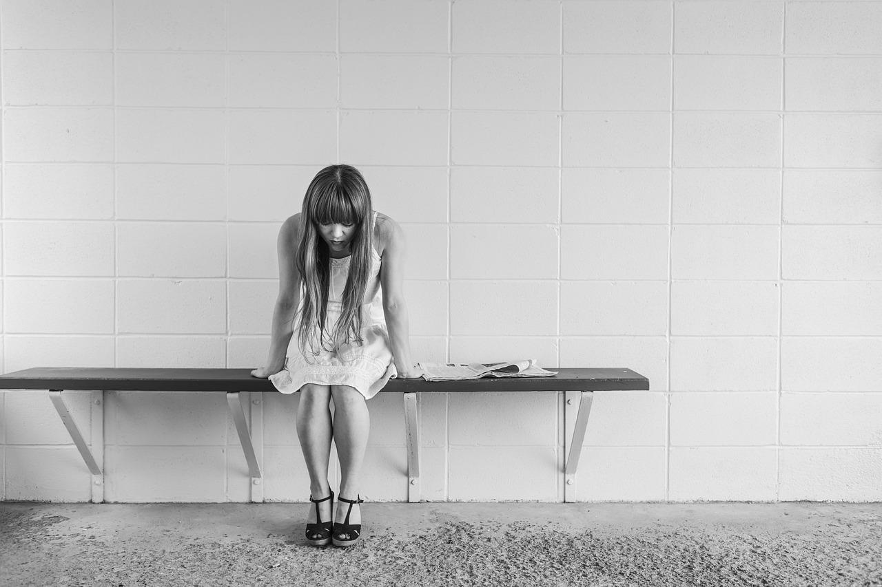 Free Worried Girl Woman photo and picture