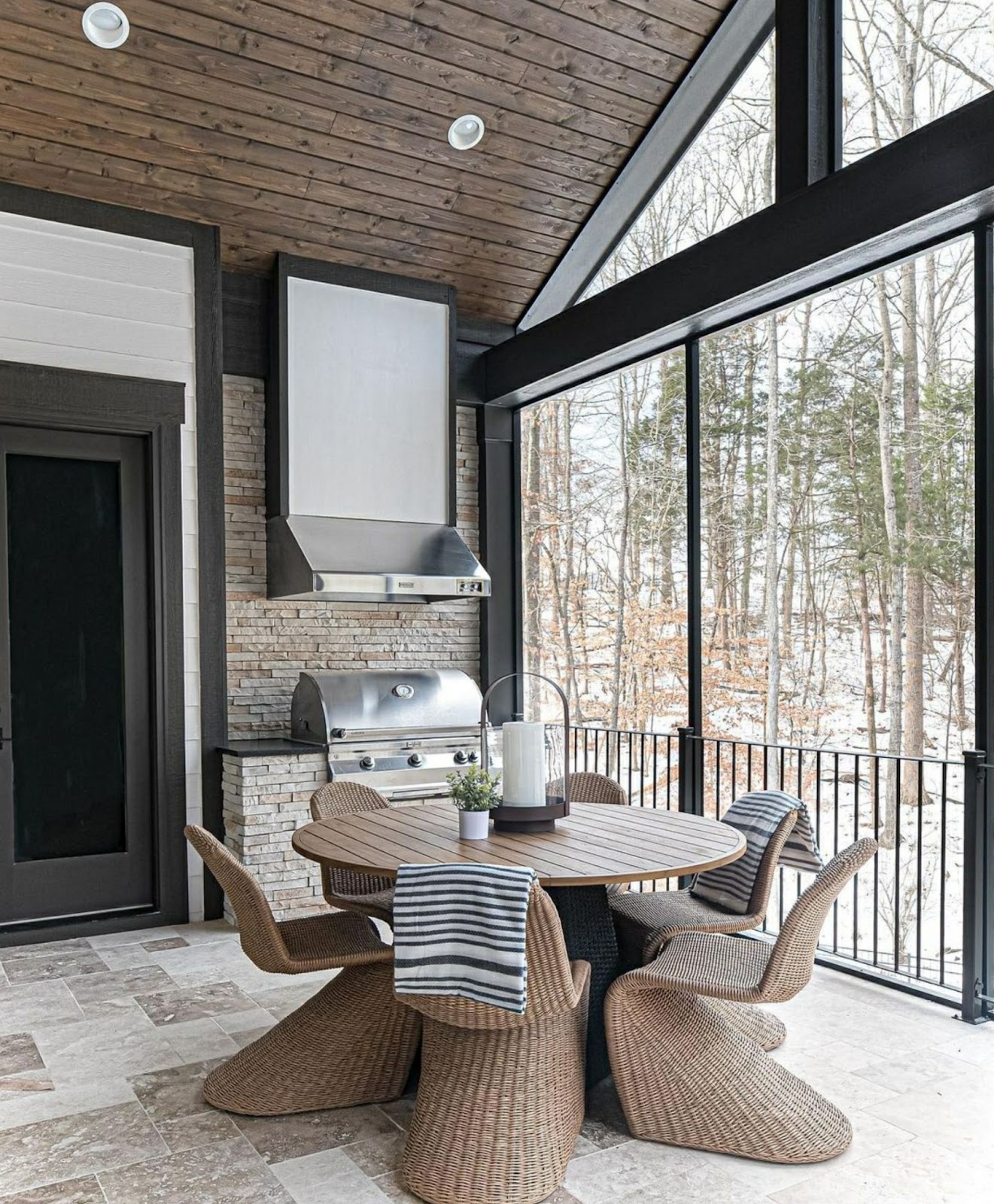 Outdoor Round Dining Table Inspo