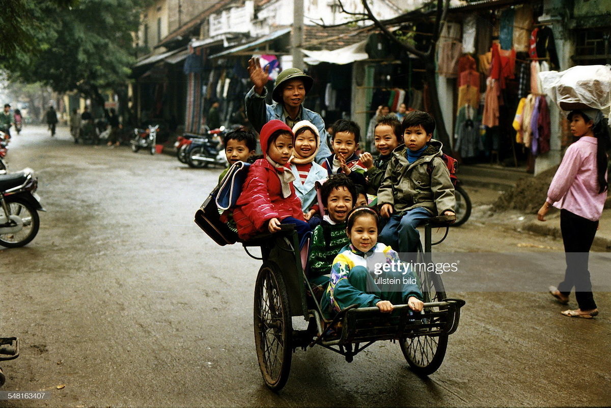 Ba miền Việt Nam năm 1995 qua loạt ảnh đẹp mỹ mãn