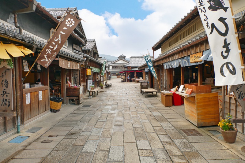 เที่ยวเมืองประวัติศาสตร์ของประเทศญี่ปุ่นพร้อมกับสัมผัสความงามแบบดั้งเดิม ! 