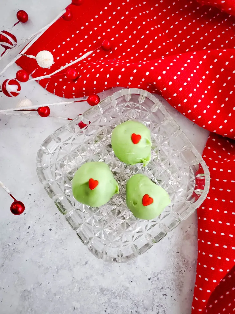 Grinch oreo balls truffles green with red heart