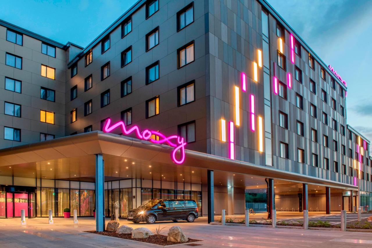 10. Moxy London Heathrow Airport