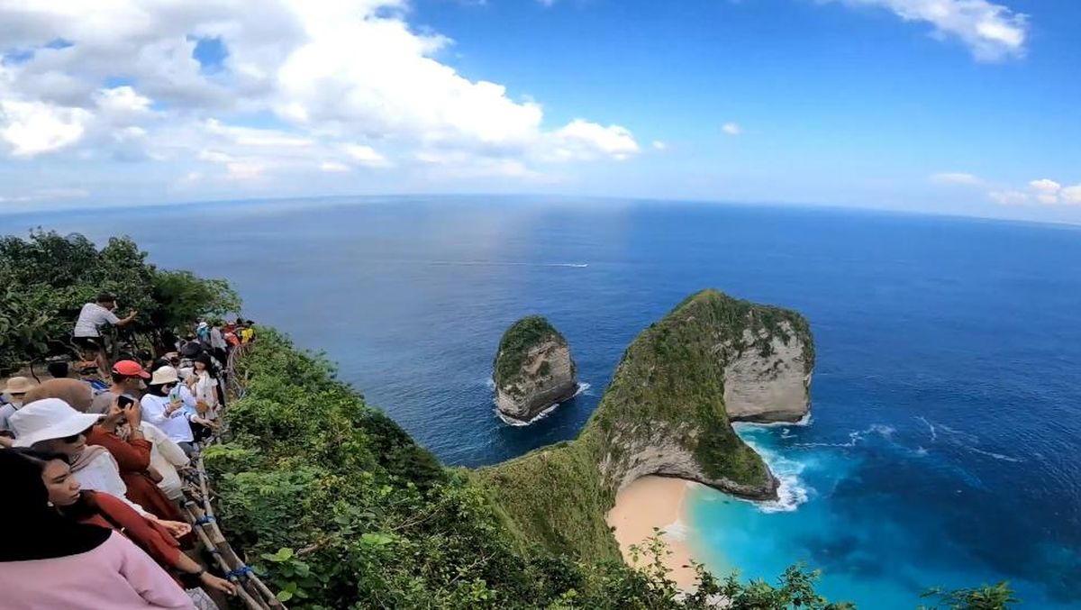 liburan 2024 Pantai Kelingking Nusa Penida