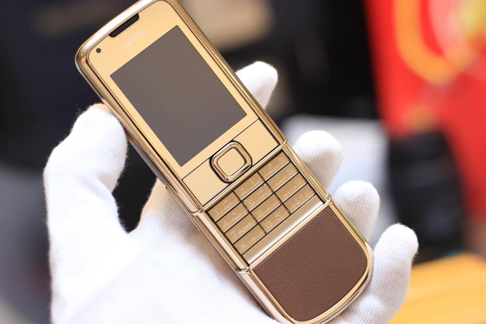 THIẾT KẾ ĐẲNG CẤP VÀ SANG TRỌNG CỦA NOKIA 8800 | HOÀNG LUXURY