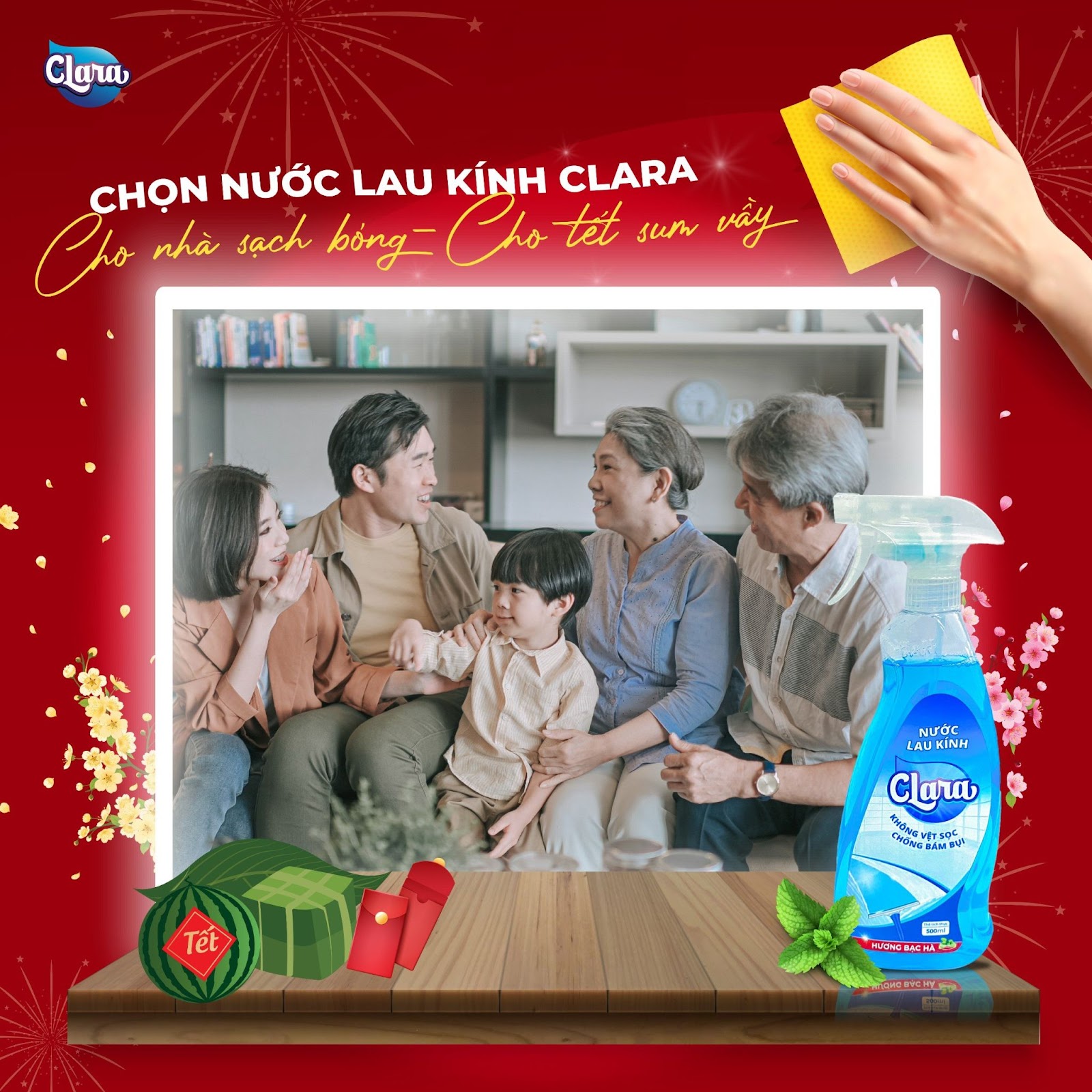 Nước lau kính Clara với công thức thế hệ mới có chứa các thành phần tẩy rửa hiệu quả, đánh bay các vết dầu mỡ, bụi bẩn cứng đầu bám trên bề mặt kính, hô biến cửa kính đầy bụi trở nên sạch bóng.