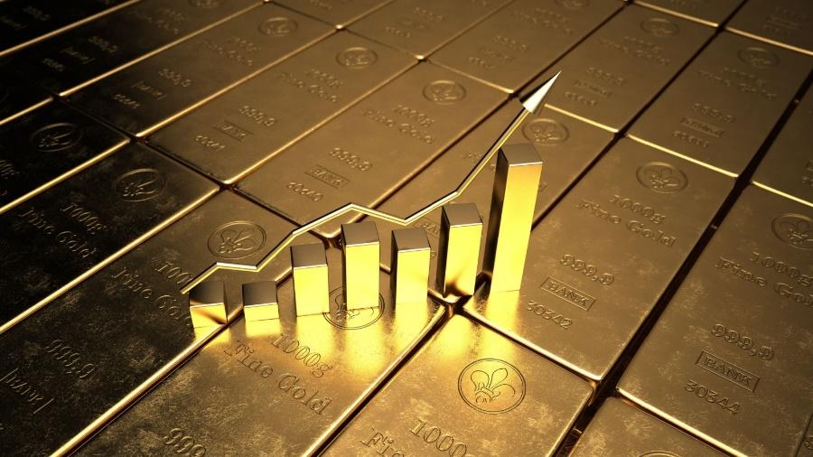 The Golden Opportunity: 3 Stocks Poised to Outshine Gold's Record High |  InvestorPlace