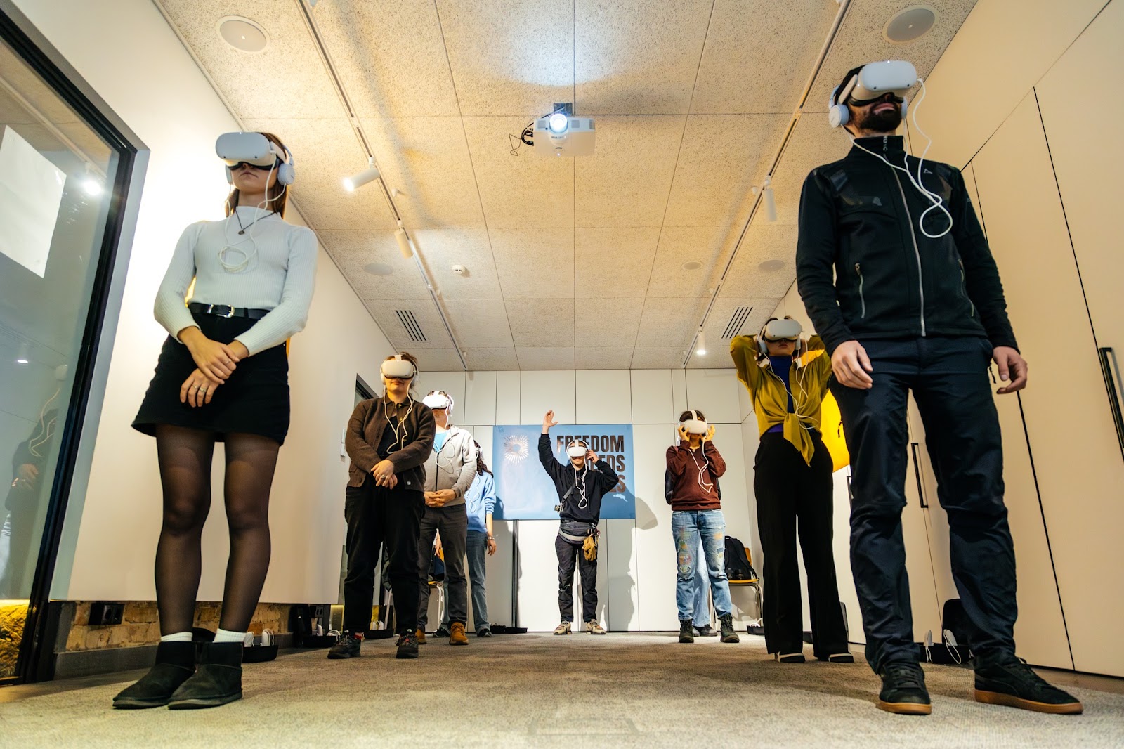 «Фонд 2402» проводить тренінги для журналістів із використанням VR