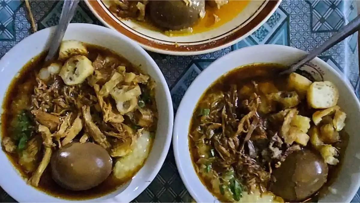 kuliner malam semarang Bubur ayam Pak Sugiyo