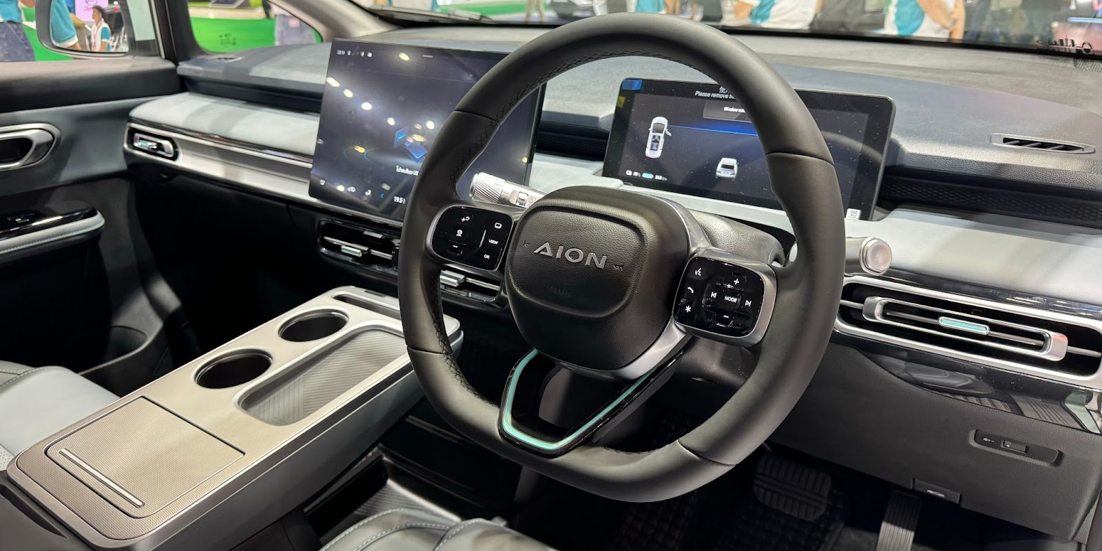 Interior GAC Aion Y Plus