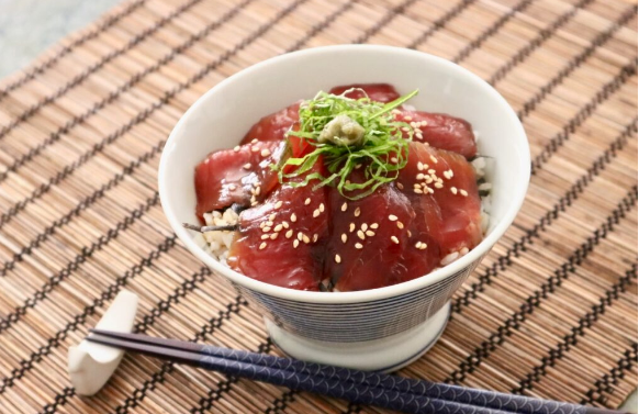 Sashimi: This dish celebrates the freshness and quality of seafood. Thinly sliced raw fish or meat, sashimi is a true reflection of simplicity and elegance in Japanese cuisine